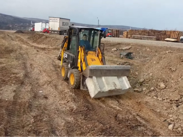 JCB Мини экскаватор-погрузчик  JCB 1CX (24 часа)