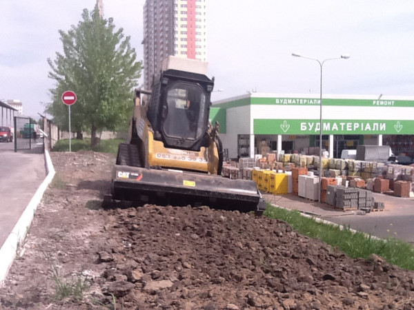 Гусеничний культиватор CAT LT18B (24 години)