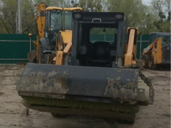 Бункерна щітка CAT BU115 (24 години)