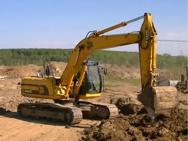 JCB Гусеничный экскаватор  JCB  JS220LC (24 часа)