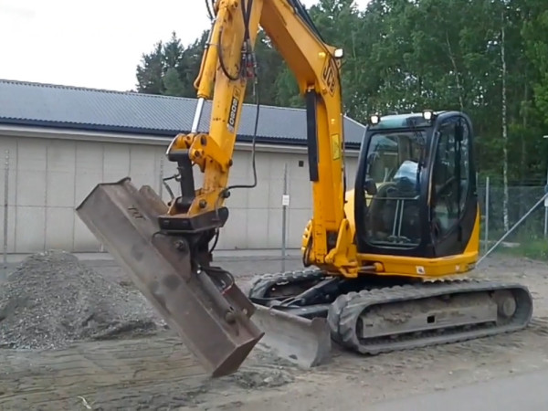JCB (Джи Сі Бі) Міді екскаватор JCB 8080ZTS (24 години)