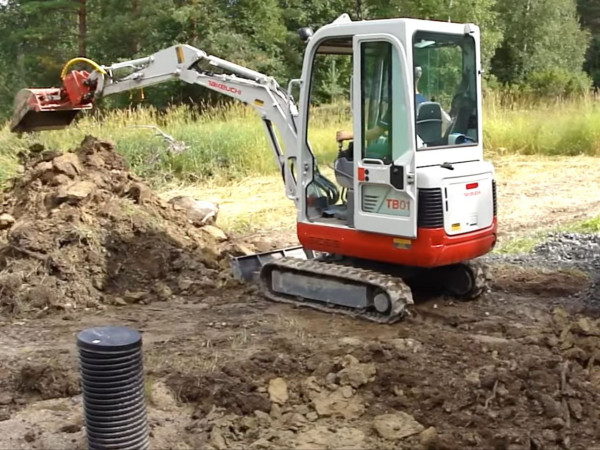 Mini Excavator Takeuchi TB016