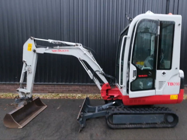 Mini Excavator Takeuchi TB016