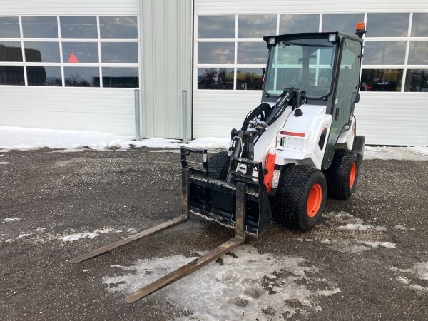  Avant Погрузчик Bobcat  L28