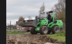 Погрузчик Avant 860