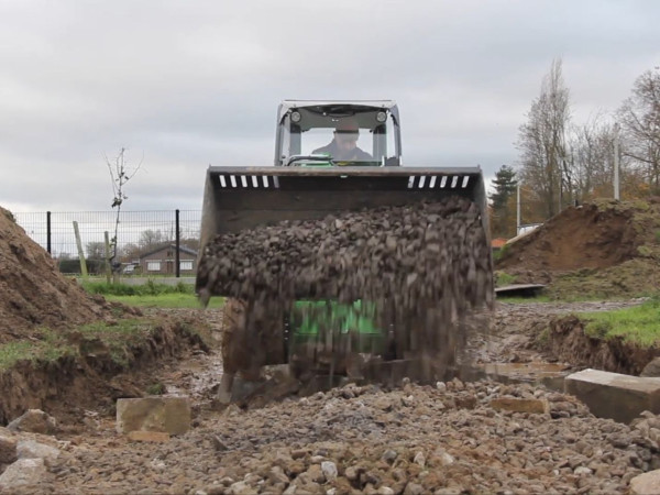 Погрузчик Avant 860