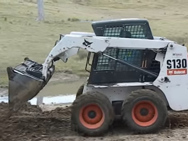 Міні-навантажувач Bobcat S130