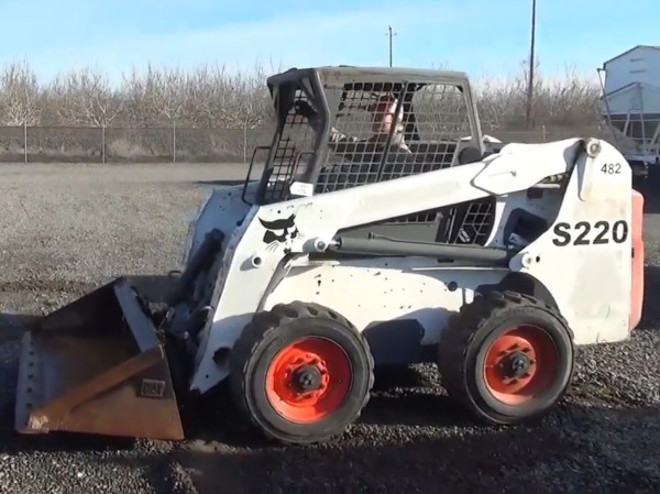 Міні навантажувач Bobcat S220