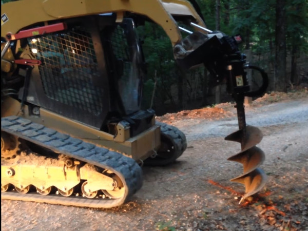 Гусеничный ямобур CAT A19