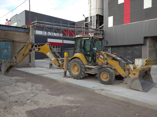 Экскаватор-погрузчик  Caterpillar 428F2