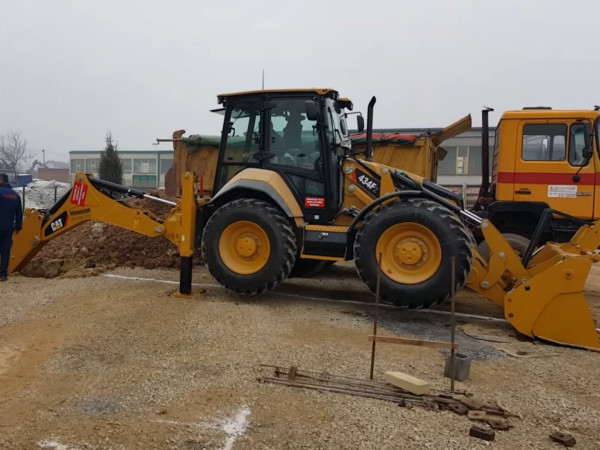 Экскаватор-погрузчик  Caterpillar 434F2