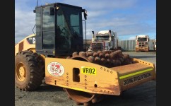 Каток грунтовый Caterpillar CP76 с кулачками