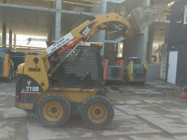 Мини-погрузчик Caterpillar 216 B3