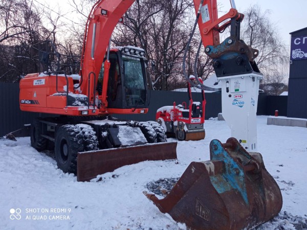 Гидромолот на колёсный  экскаватор DOOSAN 140W-3