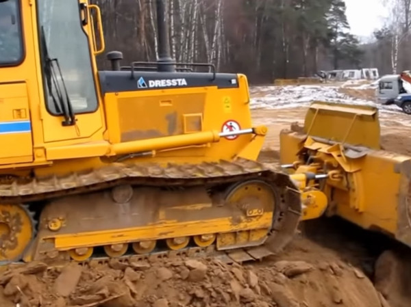 Бульдозер Dressta TD-7M