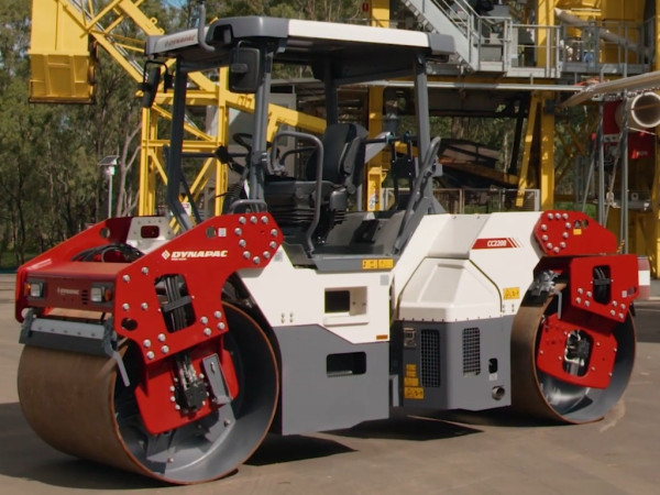 Каток дорожній DYNAPAC CC2200