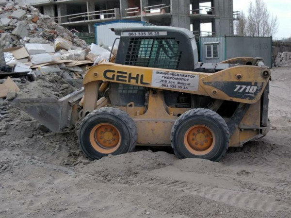 Погрузчик с вилами GEHL 7710