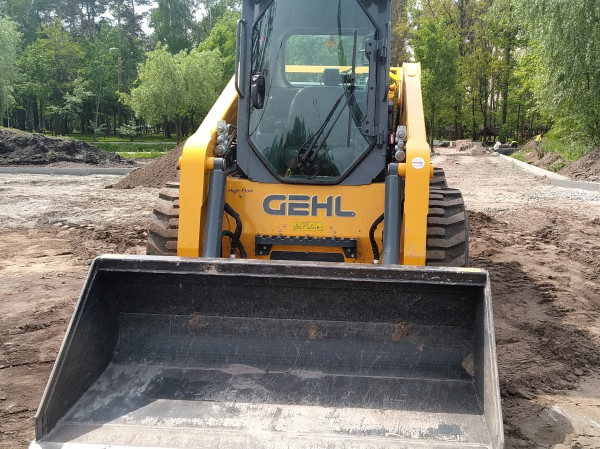 Мини-погрузчик GEHL V330 HF