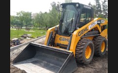 Міні-навантажувач GEHL V330 HF