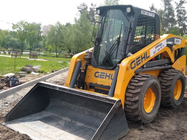 Міні-навантажувач GEHL V330 HF