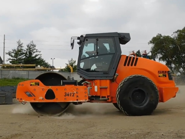 Каток грунтовий HAMM 3412