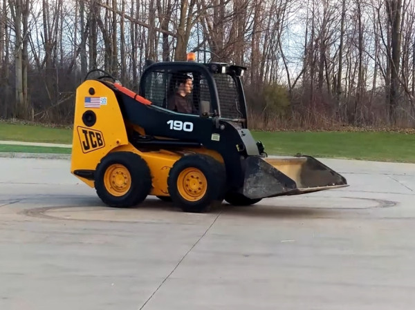 Мини-погрузчик JCB 190 Robot