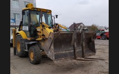 Экскаватор-погрузчик  JCB 3CX с вилами