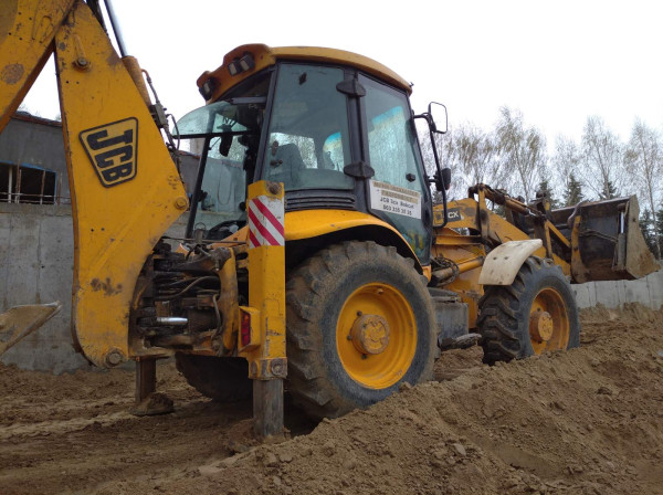 Экскаватор-погрузчик  JCB 4CX