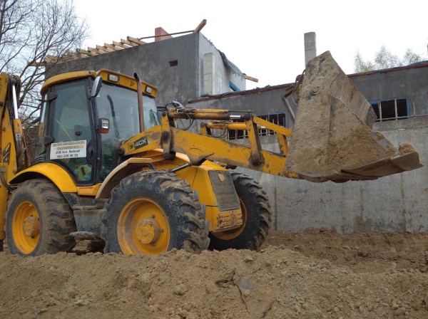 Экскаватор-погрузчик  JCB 4CX