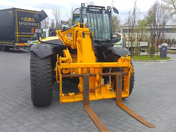 Телескопічний навантажувач JCB 535-95