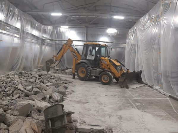 Экскаватор-погрузчик  JCB 3CX с гидромолотом