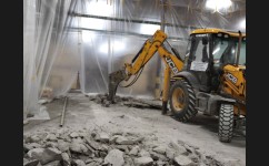 Екскаватор-навантажувач JCB 3CX з гідромолотом