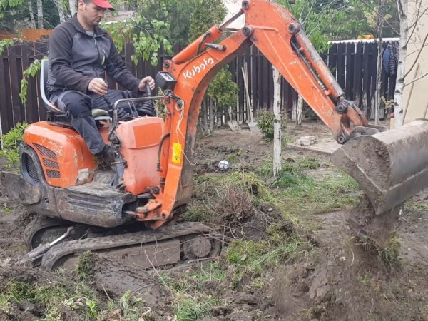 Міні-екскаватор Kubota K008