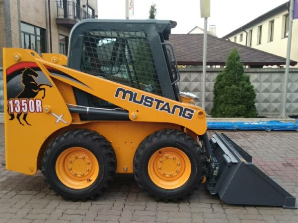 Мини-погрузчик Mustang 1350R