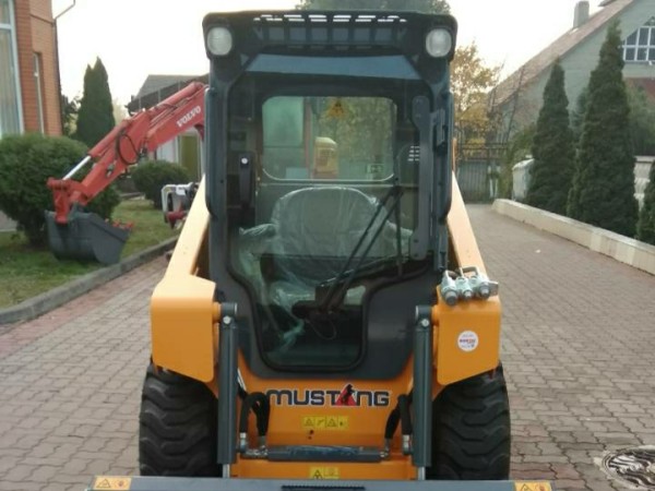 Мини-погрузчик Mustang 1350R