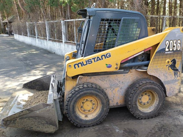 Міні-навантажувач Mustang 2056