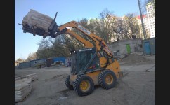 Вилковий навантажувач Mustang 2700V HF