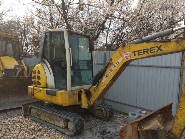 Міні-екскаватор Terex TC35