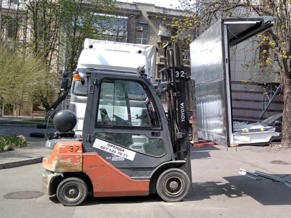 Вилочный погрузчик Toyota 02-8FGF25